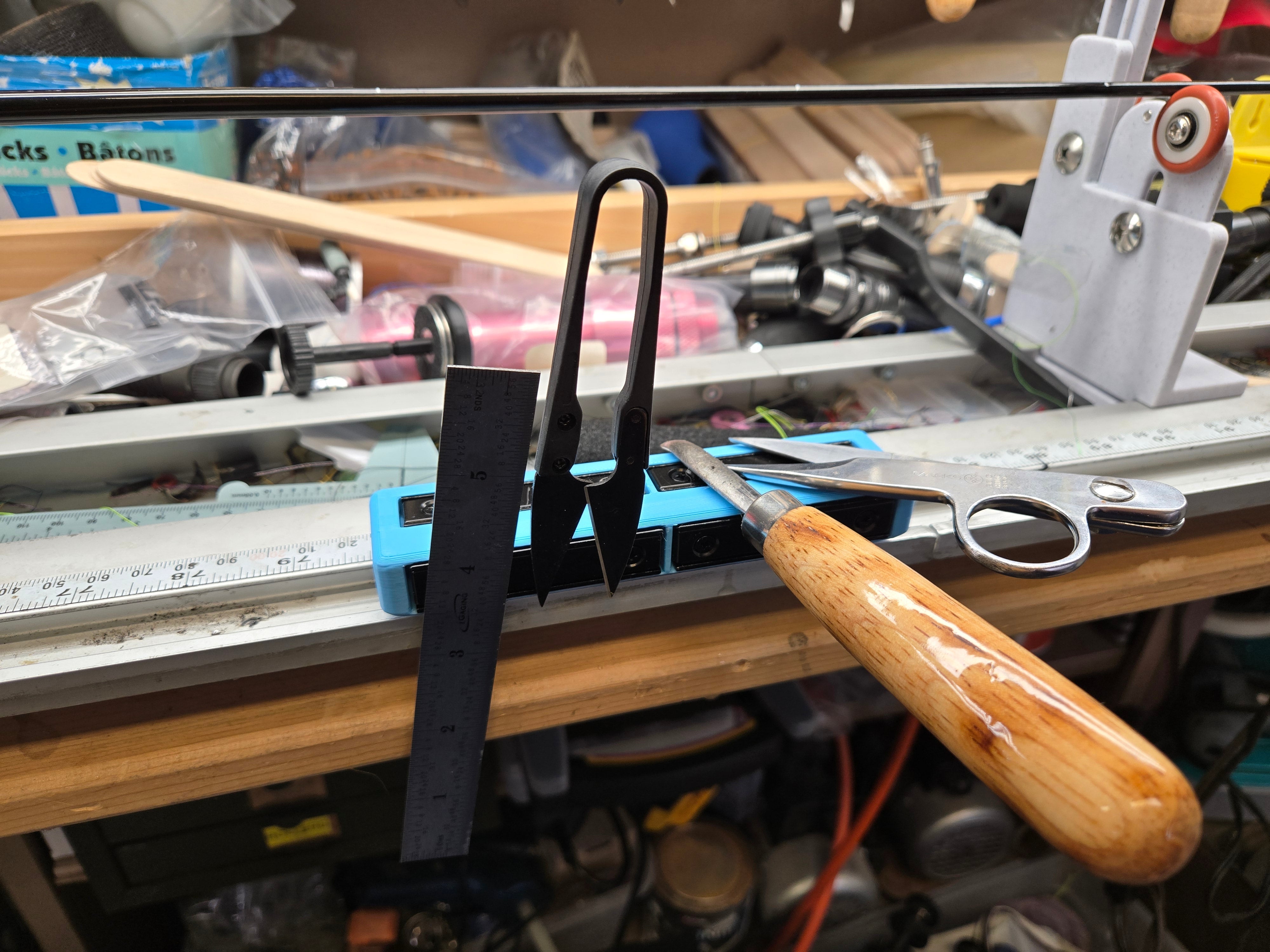 Rolling Magnet Bar