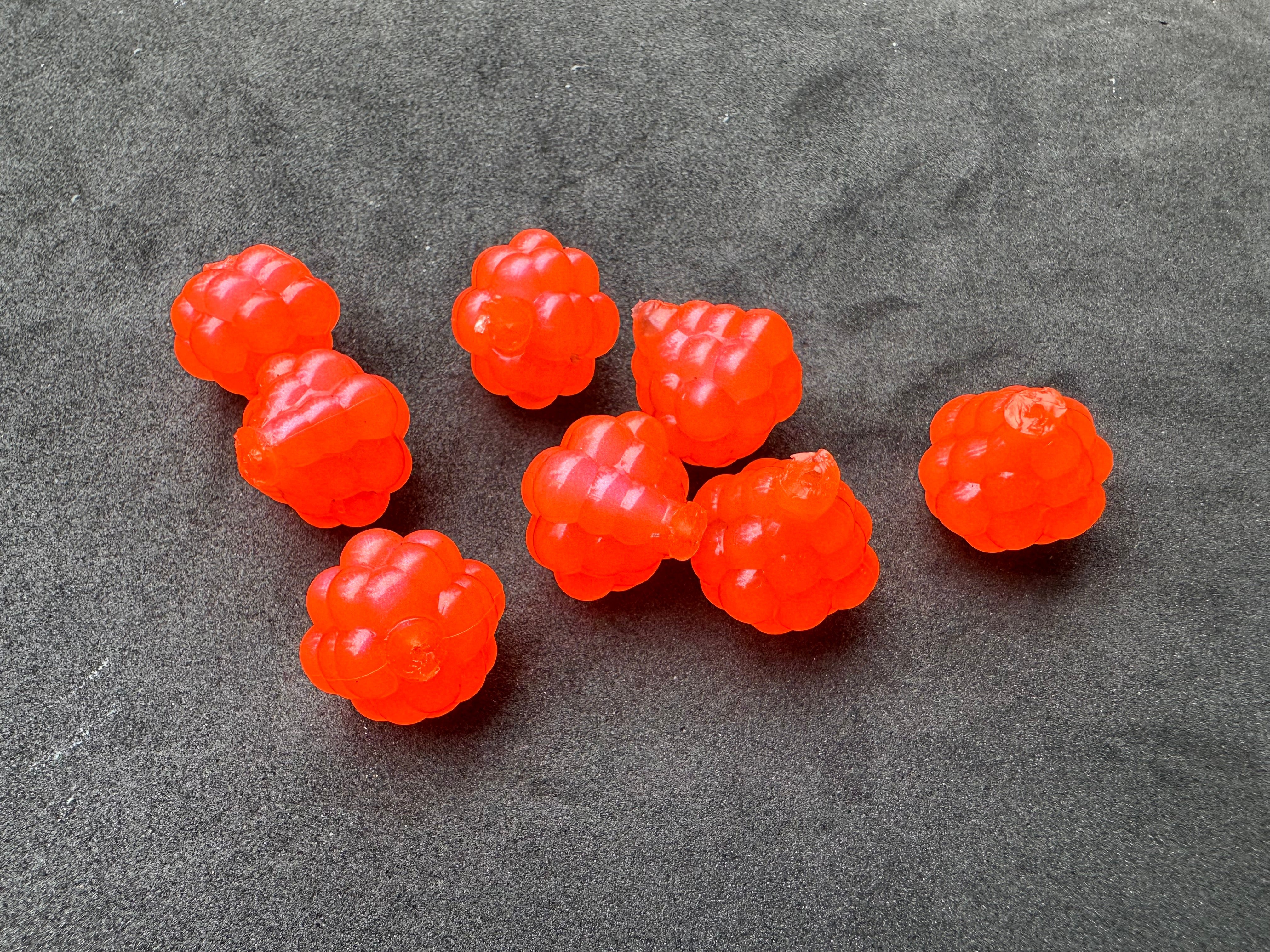 VIP Outdoors Soft Cluster "Salmon Haze" 18mm - 8 Pack