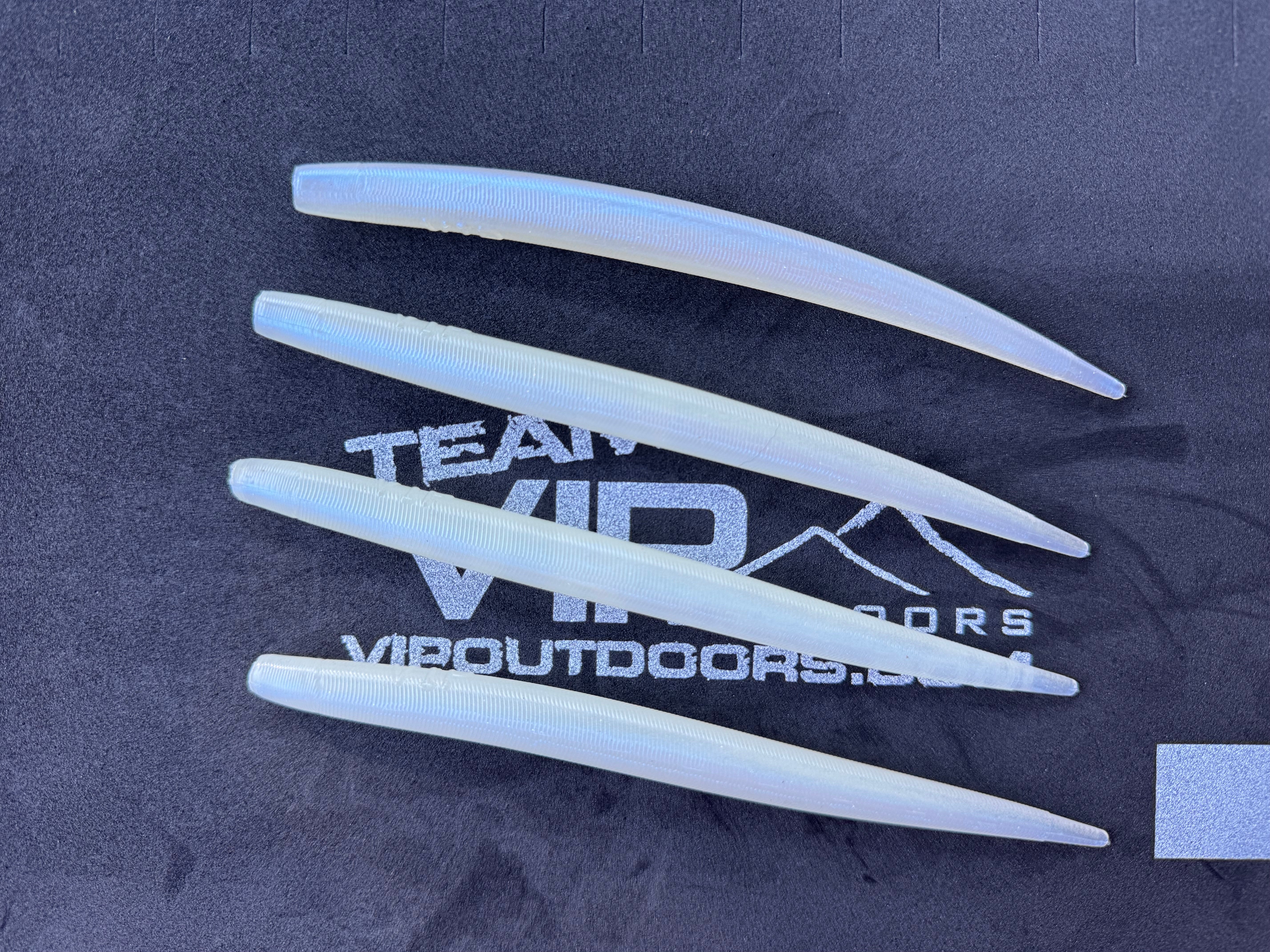 6"  Glow/Pearl Eel  (Single Bait)